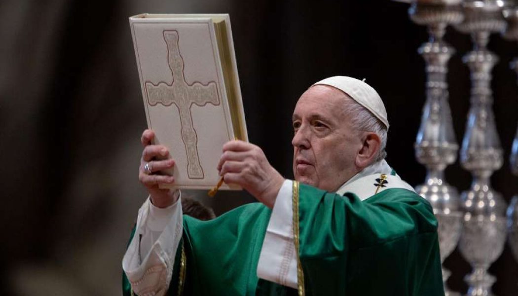 “Keep a Bible close to you,” says Pope, as Church celebrates first “Sunday of the Word of God”…
