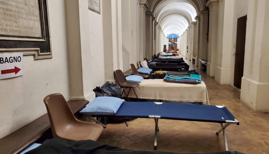 Parish in Rome opens doors to the poor, 24 hours a day…