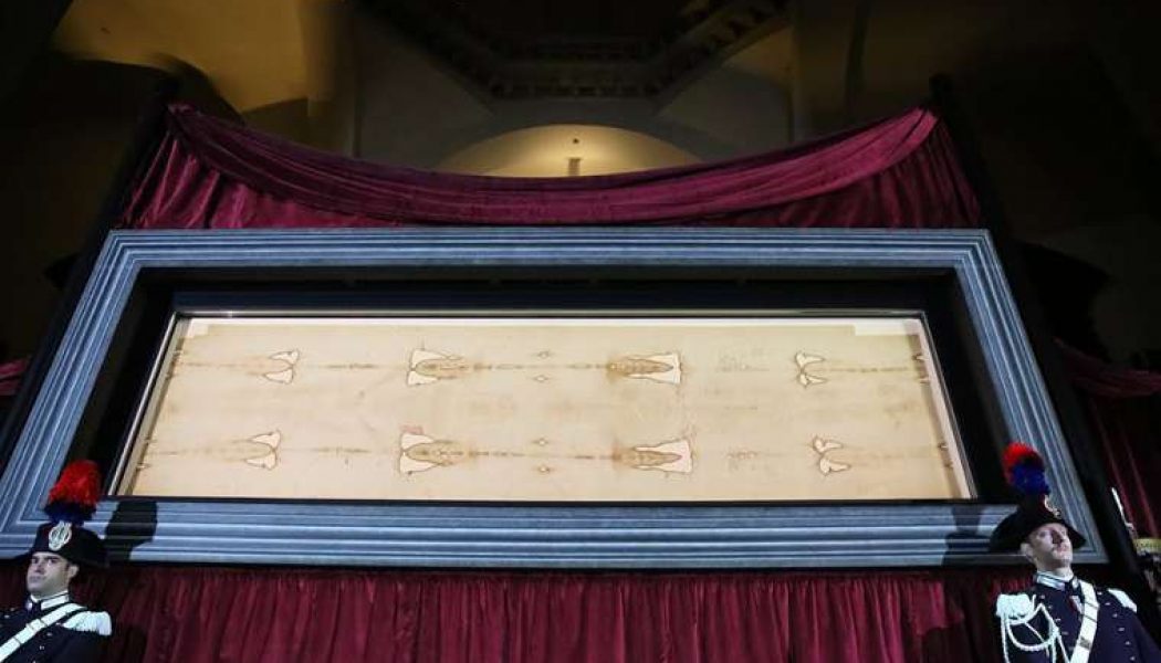 Shroud of Turin to be displayed via livestream on Holy Saturday amid coronavirus pandemic…