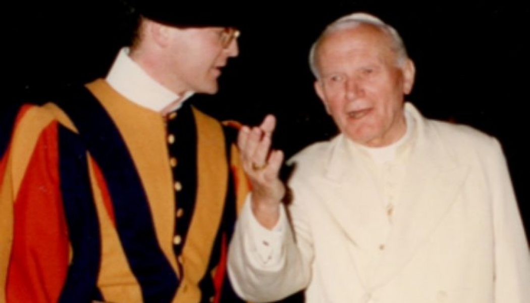 Former Swiss Guard: St. John Paul II offered witness of ‘hope and self-giving’…