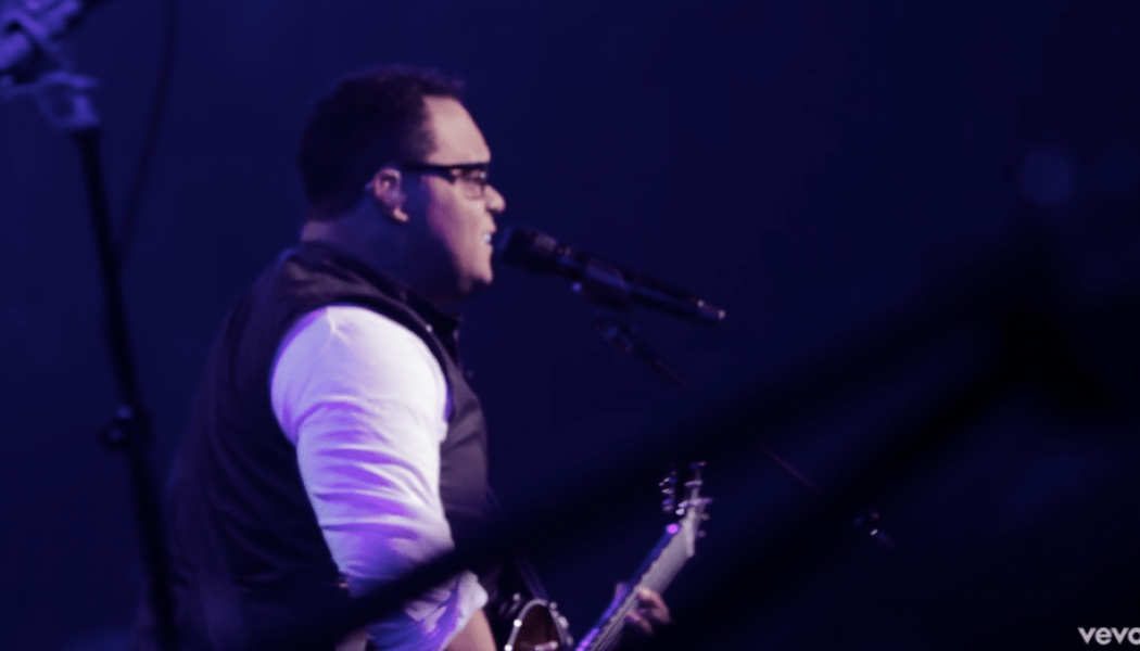 Israel Houghton – Jesus At The Center