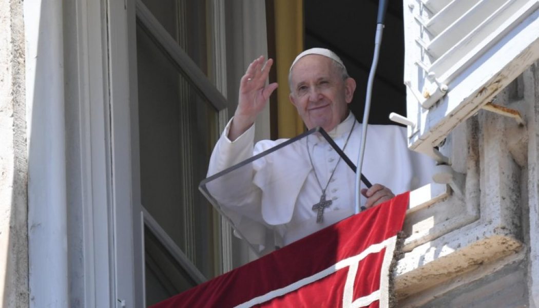 Pope’s Sunday Angelus: ‘Jesus invites us to go to Him and to follow Him to find solace’…