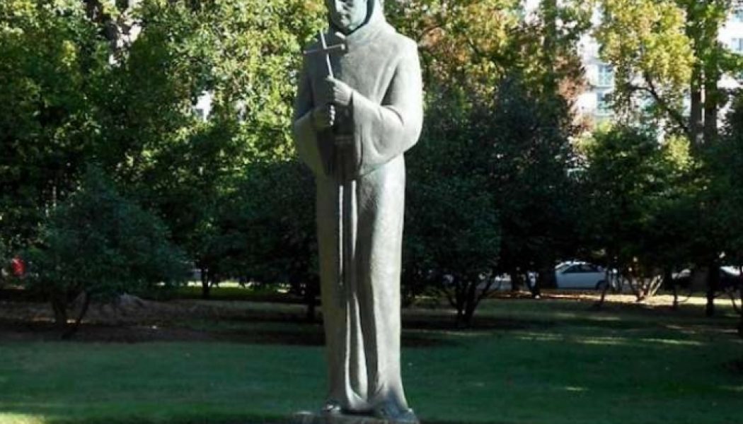 St. Junípero Serra statue destroyed at California state capitol…