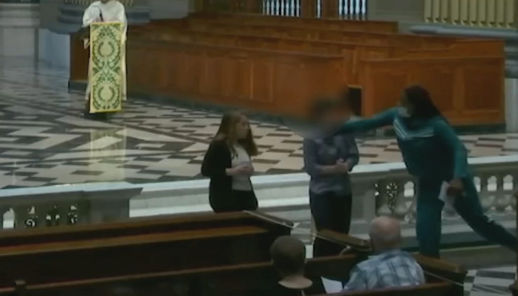 Reader attacked during livestreamed Mass at Philadelphia cathedral…