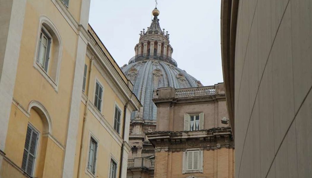 Resident of Casa Santa Marta, home of Pope Francis, tests positive for COVID-19…