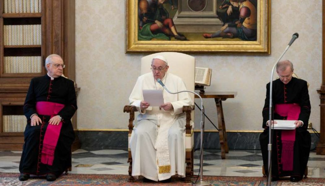 Pope’s Wednesday audience: ‘Even death trembles when a Christian prays’…