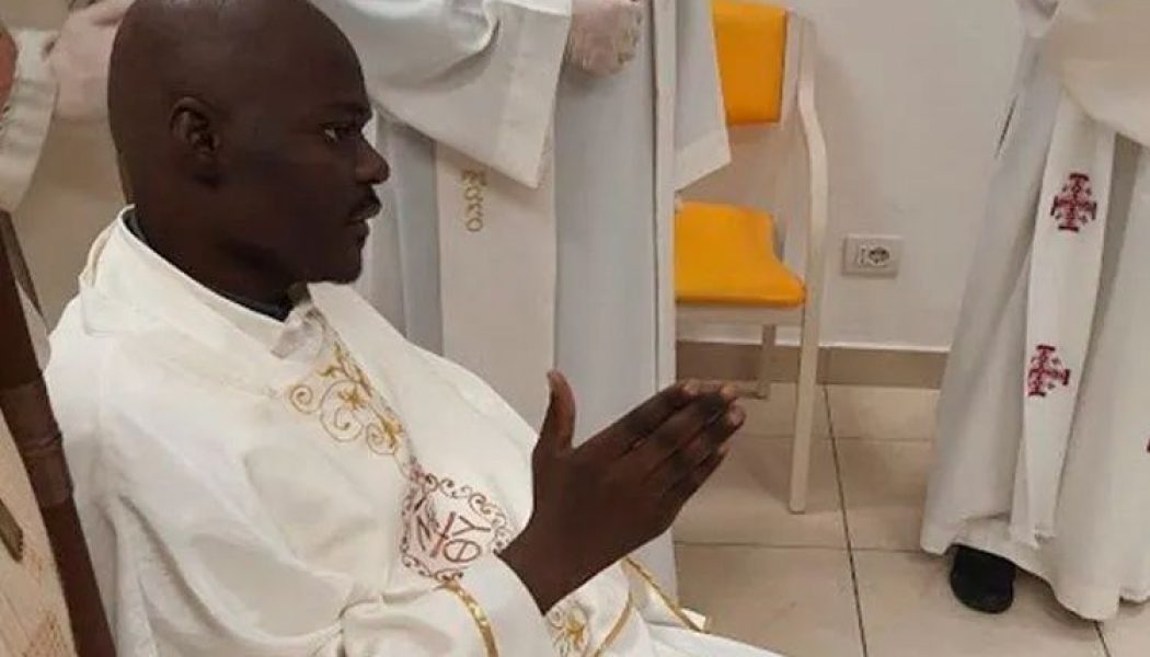 Priest with cancer dies 23 days after his hospital room ordination…
