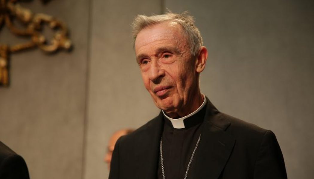 In leaked letter, Vatican’s CDF prefect tells U.S. bishops to soften approach on Holy Communion for “pro-choice” politicians…