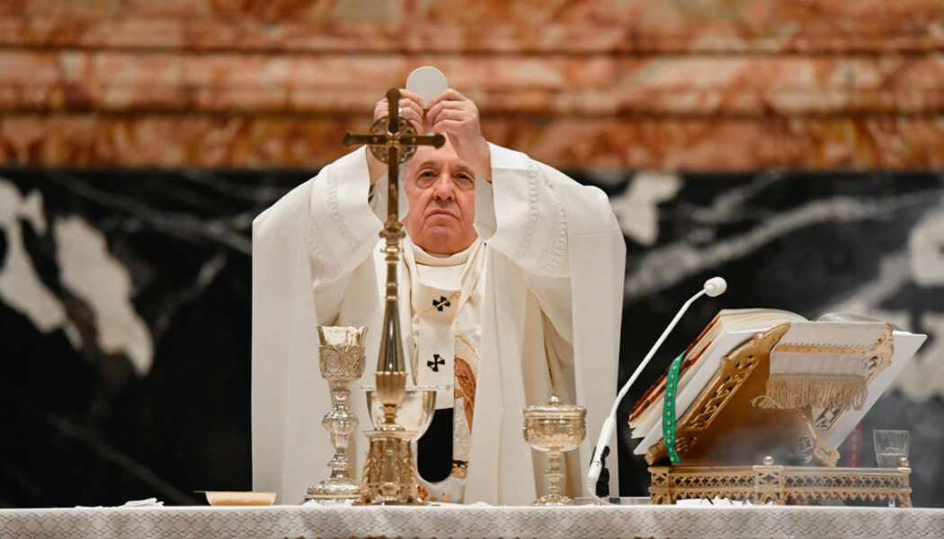 Pope Francis, “estranged” Catholics, and Holy Communion…