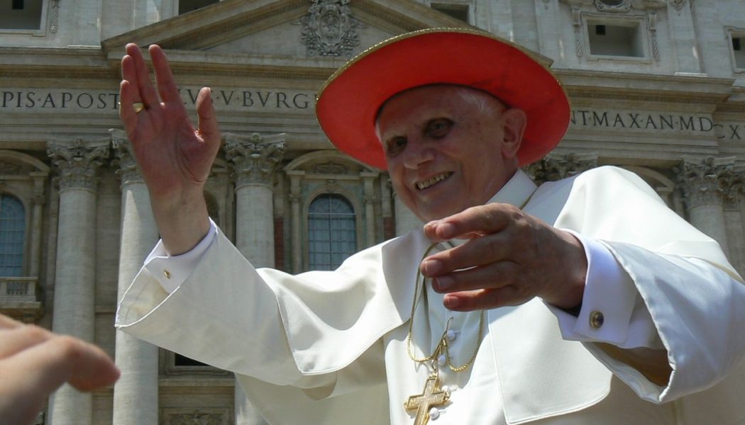 No, Benedict XVI is not dead…