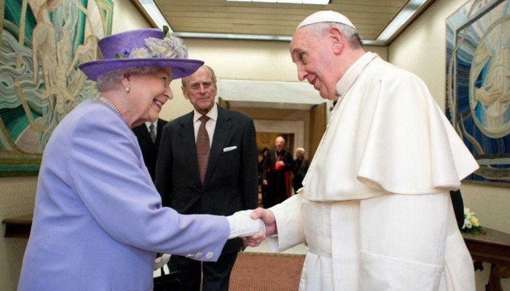 Pope Francis Praises Queen Elizabeth II’s ‘Steadfast Witness of Faith in Jesus Christ’…