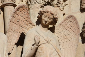 The sparkling story of the world-famous ‘Smiling Angel of Reims’…