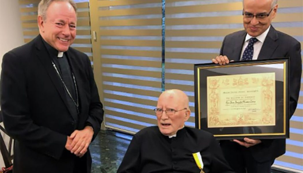 Fr. José Luis Soria, who was St. Josemaría Escrivá’s medical doctor for 22 years, just died in Vancouver. Those who knew him regarded him as a canonizable saint…..