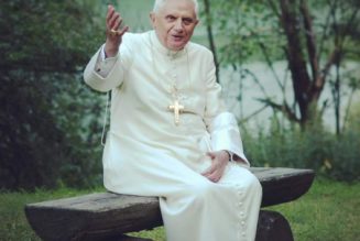Pope Francis Says Benedict XVI Is ‘Very Ill’ After Sudden Decline, Asks Catholics Worldwide to Pray For Him; Sources Say ‘Kidney Failure Has Worsened in Last Few Hours’…