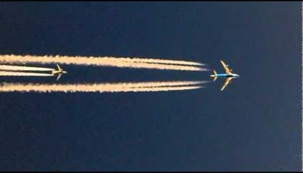 Video: Boeing 747 at 35,000 feet overtakes a Boeing 737 at 37,000 feet…