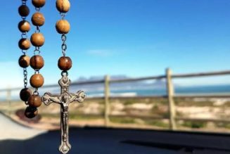 Ukrainian Soldier Saved by Praying the Rosary, Priest Recounts…