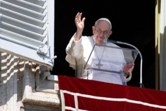 Pope’s Angelus for Fifth Sunday of Lent: ‘Like Little Children Learning to Walk, Let God Take You by the Hand’…