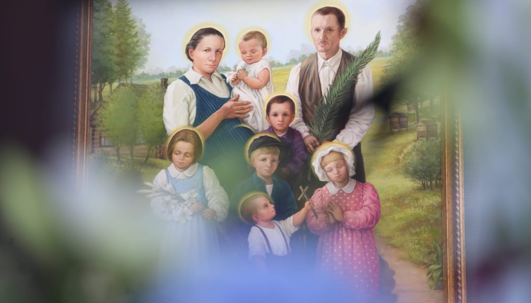 In Historic First, Church Beatifies Entire Family at Once: Józef and Wiktoria Ulma and Seven Small Children, Martyred by Nazis in 1944…