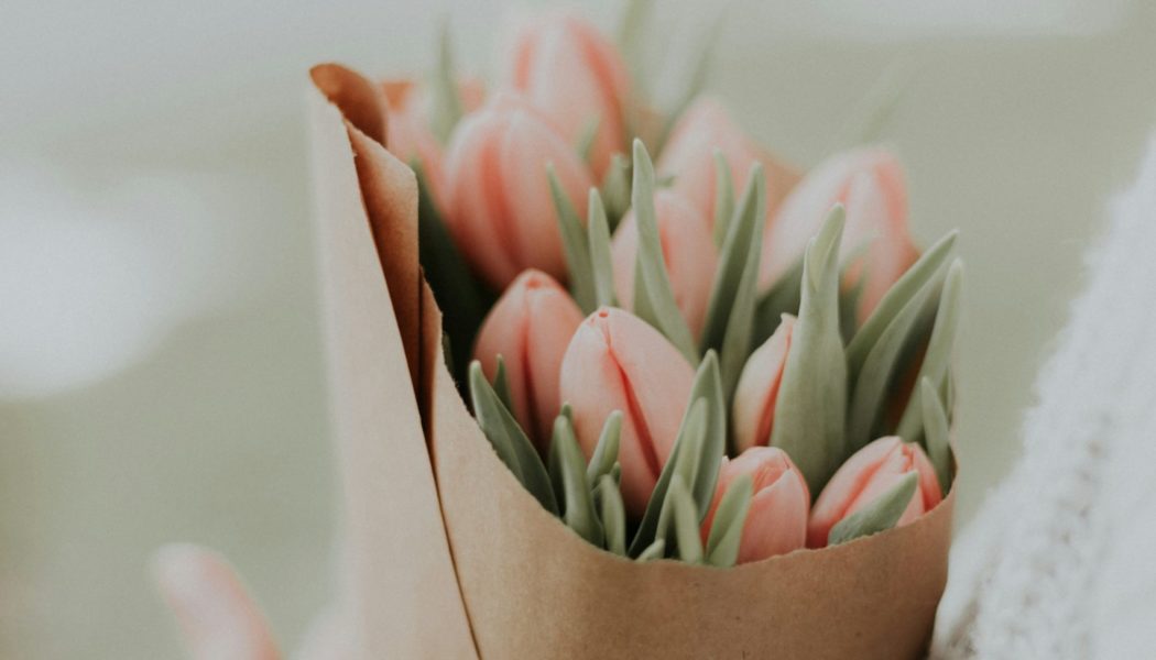 25 Ways to Serve a Single Mom This Mother’s Day