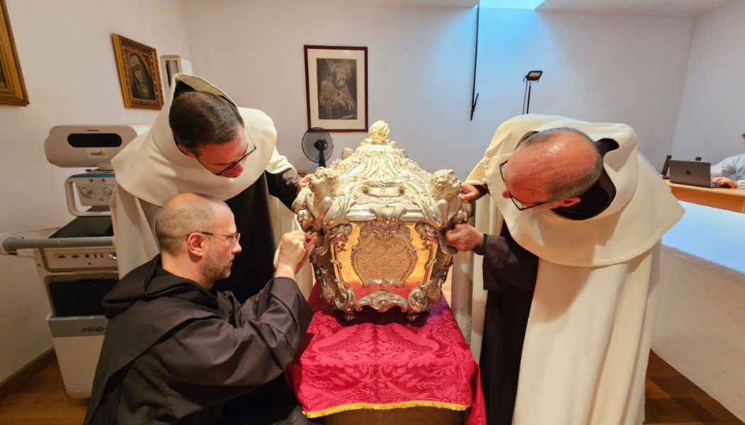 St. Teresa of Ávila’s Tomb Reopened With 10 Keys After Being Sealed for 110 Years — Her Body Remains Incorrupt…