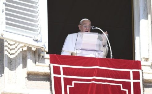 Pope’s Sunday Angelus: ‘True Wealth Is to Be Looked Upon With Love by God’…