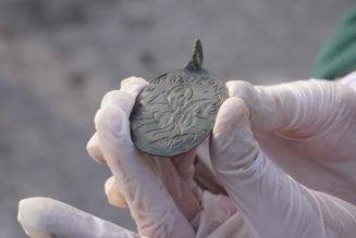 5th-Century Amulet Depicting Biblical Figure King Solomon Spearing the Devil Discovered in Turkey…