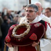 Jesus’ Crown of Thorns Returned to Notre Dame Cathedral…