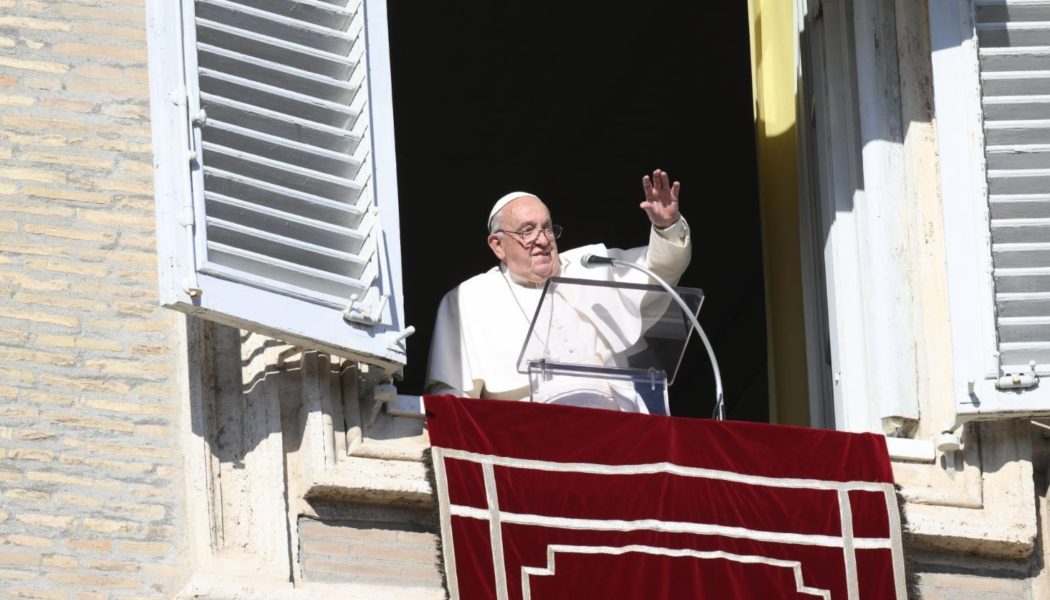 Pope’s Sunday Angelus: ‘Be Vigilant and Turn Your Gaze to Heaven’…